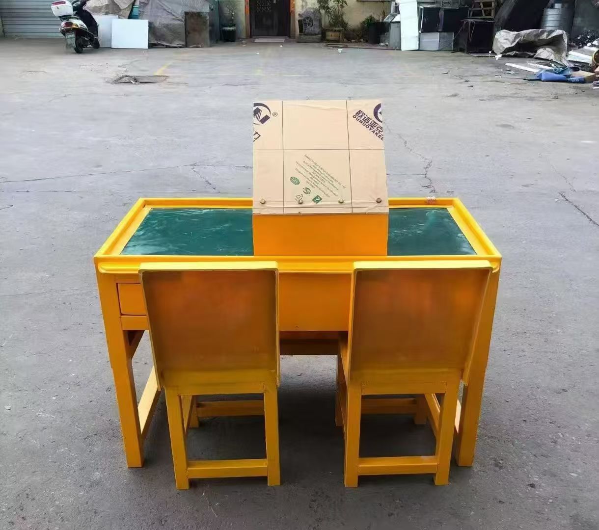 定城镇防静电导通桌井下煤矿火工品发放桌：危险品流转的安全守护者